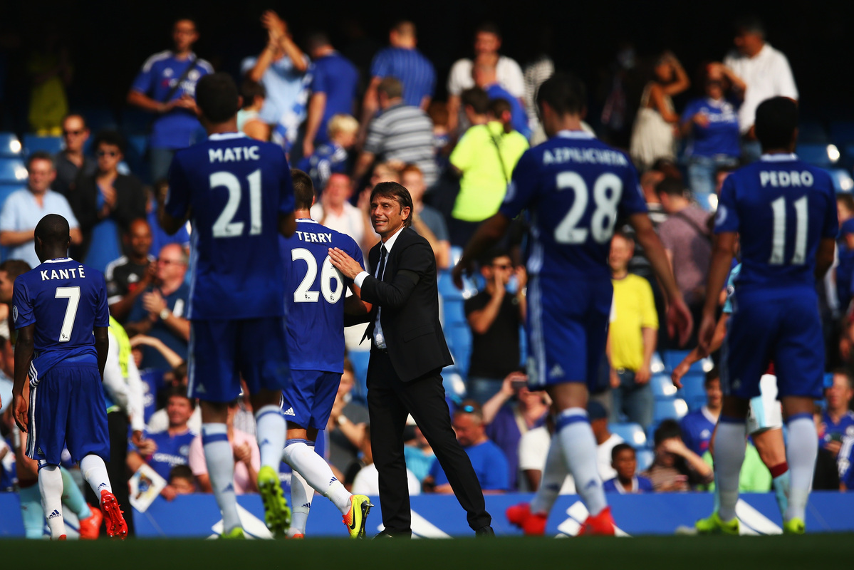 LONDON, ENGLAND - AUGUST 27: Antonio Conte, Manager of Chelsea claps the fans after the final whistle during the Premier League match between Chelsea and Burnley at Stamford Bridge on August 27, 2016 in London, England. (Photo by Steve Bardens/Getty Images)