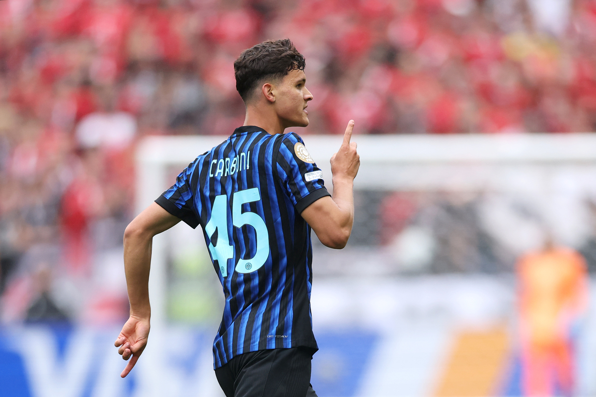 Seattle, Washington - 21 de junio: Valentin Carboni #45 del FC Internalionale Milano celebra después de anotar el segundo gol de su equipo durante el partido del Grupo E de la Copa Mundial de Clubes FIFA 2025 entre el FC Internalionale Milano y Urawa Red Diamonds en Lumen Field el 21 de junio de Seattle en Seattle, Washington. (Foto de Buda Mendes/Getty Images)