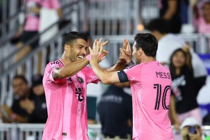 FORT LAUDERDALE, FLORIDA - MAY 28: Lionel Messi #10 of Inter Miami CF celebrates with teammates scoring his team's fourth goal during the MLS match between Inter Miami CF and CF Montréal at Chase Stadium on May 28, 2025 in Fort Lauderdale, Florida. (Photo by Megan Briggs/Getty Images)
