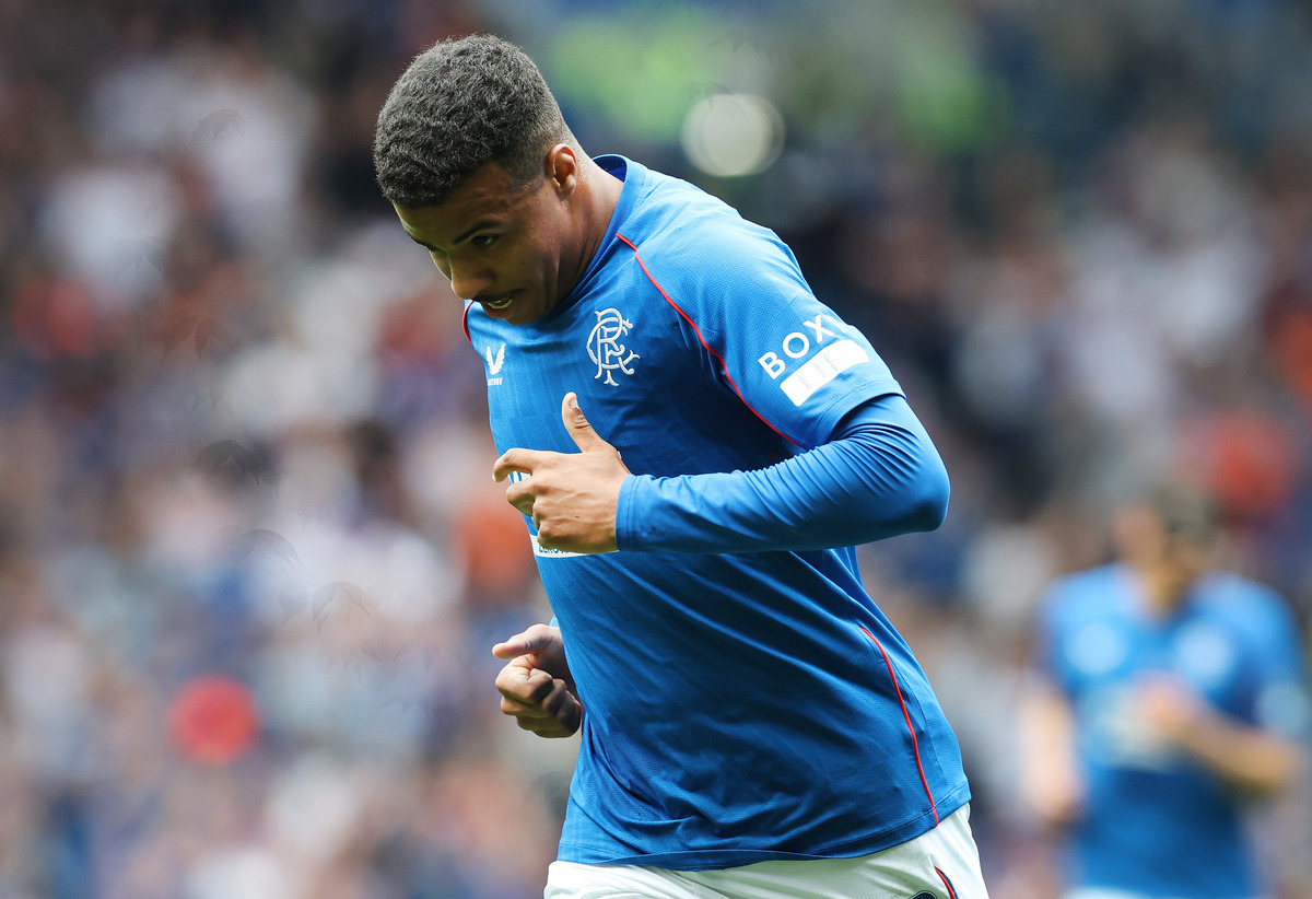 Glasgow, Escocia - 11 de mayo: Hamza Igamane de Rangers se ve después de anotar el tercer gol de su equipo durante el partido de la Premier League de William Hill entre los Rangers FC y Aberdeen FC en el Estadio Ibrox el 11 de mayo de 2025 en Glasgow, Escocia. (Foto de Ian Macnicol/Getty Images)