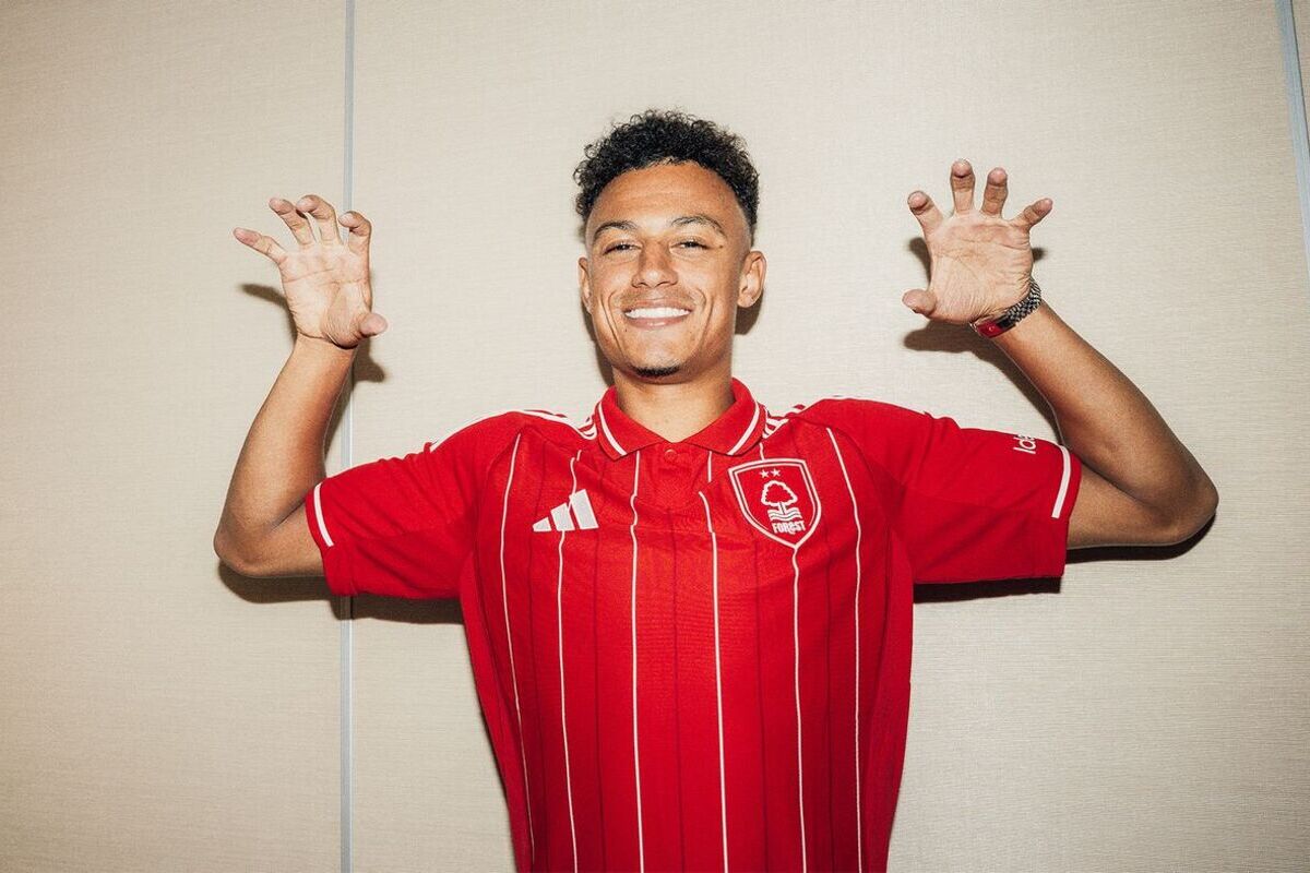 Official: Dan Ndoye joins Nottingham Forest in a permanent deal from Bologna. (picture via https://www.nottinghamforest.co.uk/)