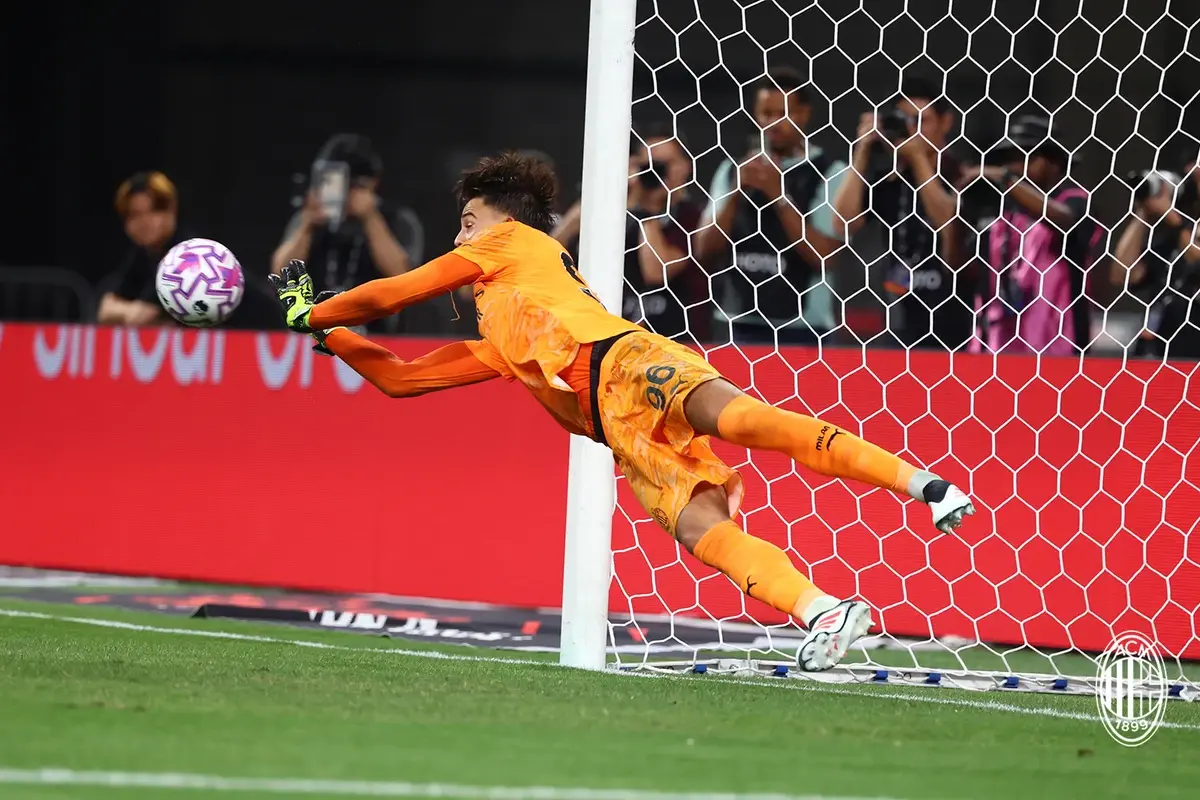 Which Milan and Arsenal players scored and missed penalties in 6-5 penalty shootout victory