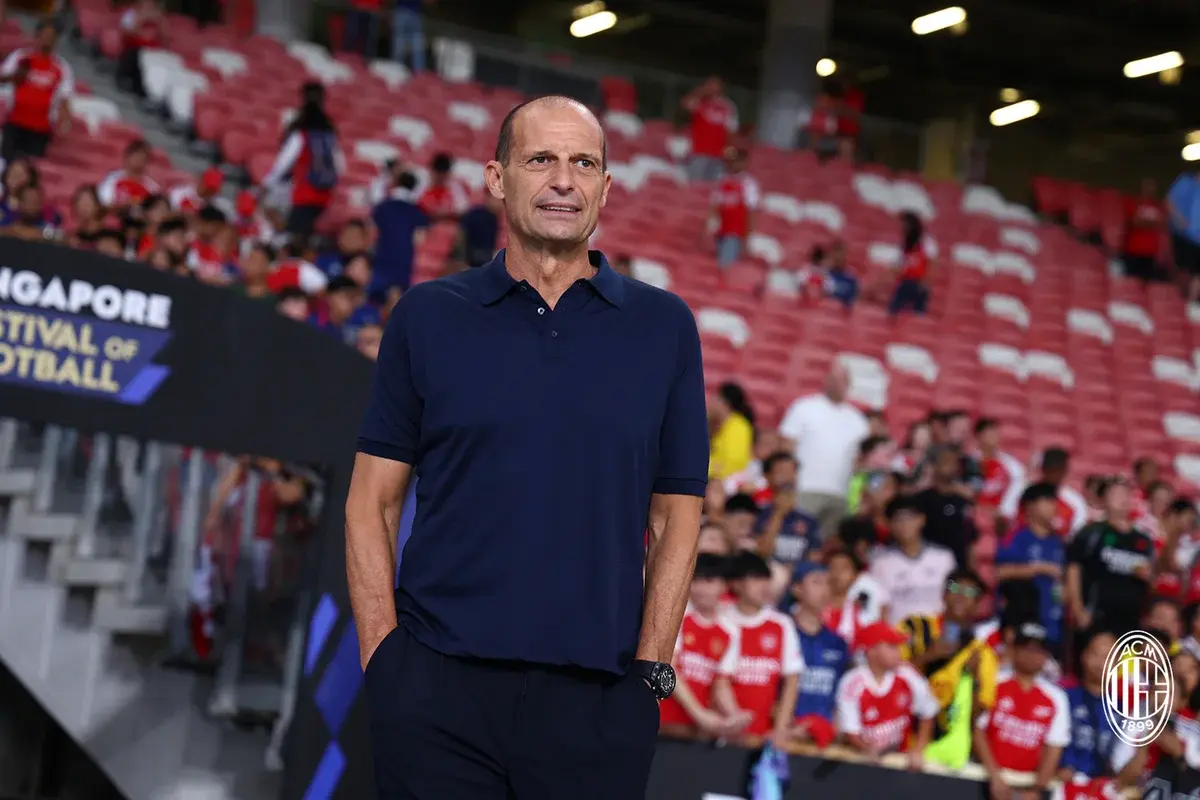 Massimiliano Allegri prior to the pre-season friendly between Milan and Arsenal in Singapore on July 23, 2025 (picture via: www.arsenal.com)