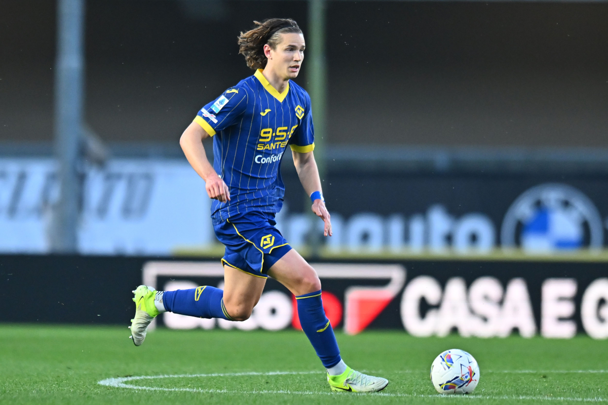 VÉRONE, ITALIE - 31 MARS : Daniele Ghilardi de Hellas Vérone lors de la série A match entre Vérone et Parme au Stadio Marcantonio Bentegodi le 31 mars 2025 à Vérone, Italie. (Photo d'Alessandro Sabattini/Getty Images)