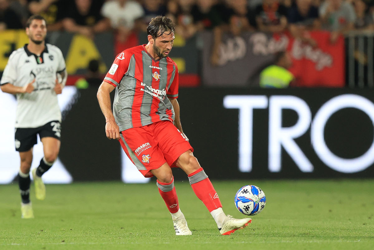 LA SPEZIA, ITALY - JUNE 1: Franco Vasquez of US Cremonese in action during the Serie B match between Spezia Calcio and US Cremonese Serie B Play-off Final at Stadio Alberto Picco on June 1, 2025 in La Spezia, Italy. (Photo by Gabriele Maltinti/Getty Images)