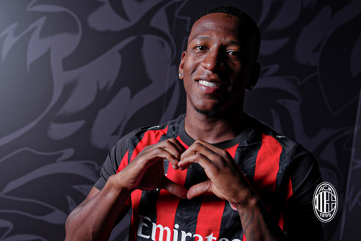 Official: Pervis Estupinan joins Milan on a permanent transfer from Brighton. (Photo via www.acmilan.com)