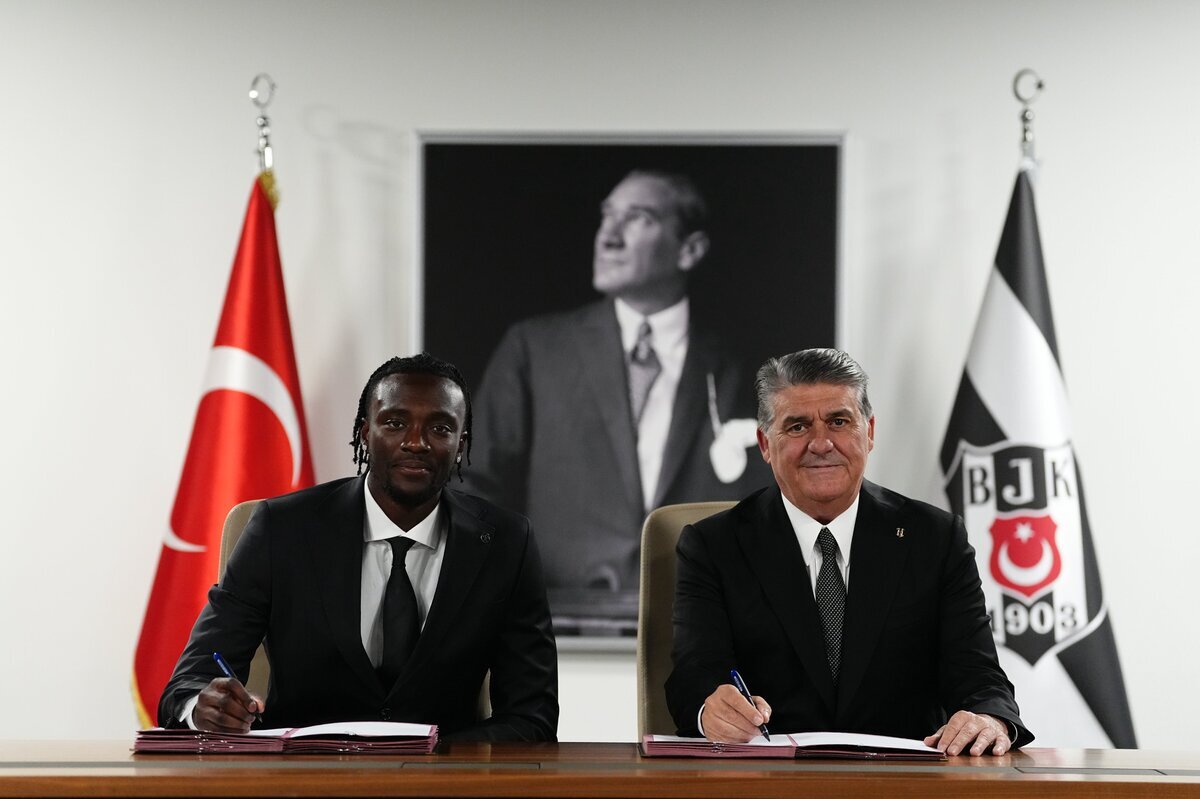 Official: Tammy Abraham joins BEsiktas on loan with probable obligation to buy from Roma.