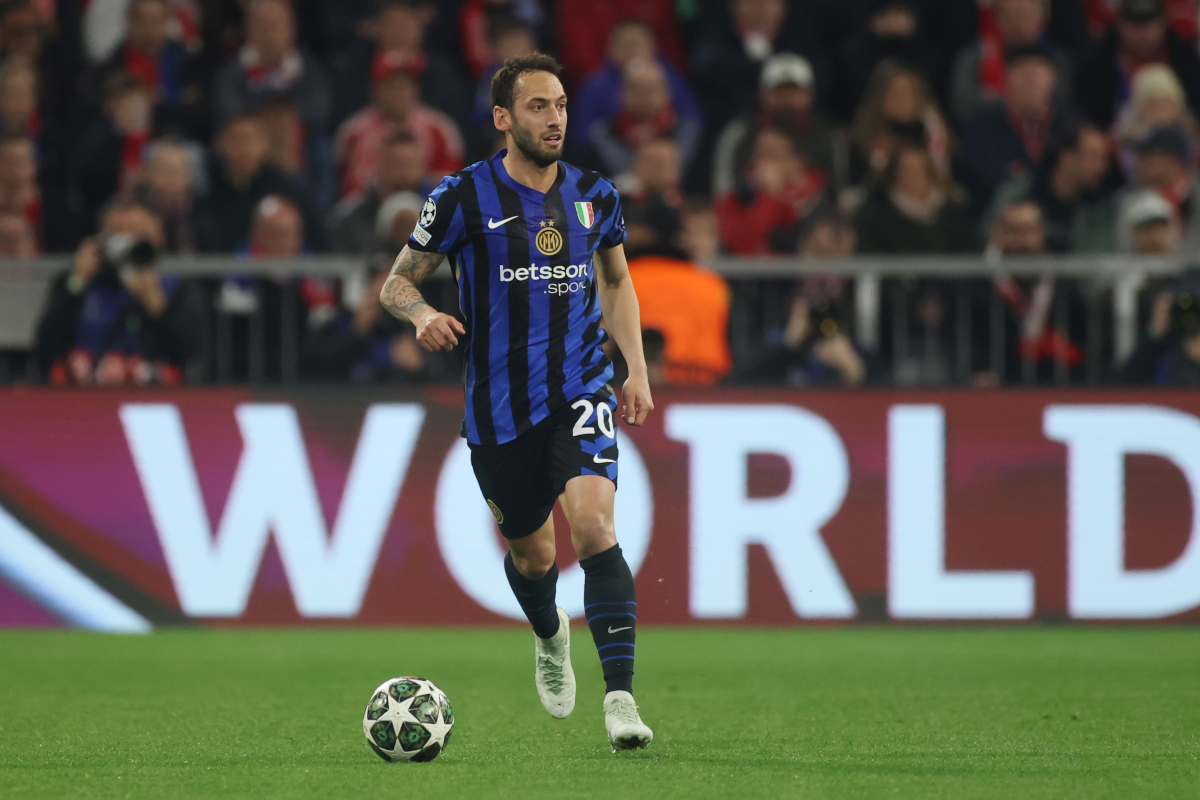 Munich, Germany - April 8: Hakan Calhanoglu of FC Internazionale will control the ball on April 8, 2025 at the UEFA Champions League 2024/25 Quarter Firn First Leg Match between FC Bayern München and FC Bayern München and FC Internazionale Milano of Munany. (Photo: Alex Grimm/Getty Images)