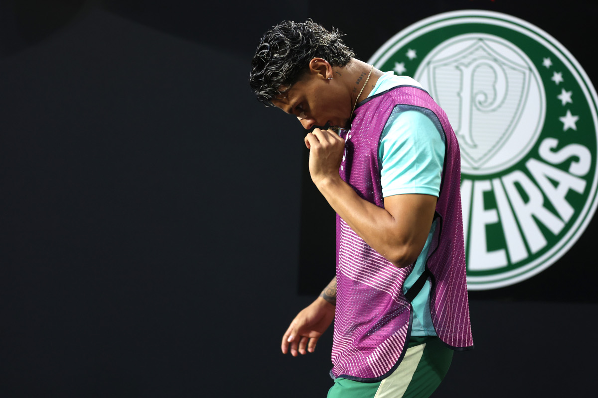 Miami Gardens, Florida - 23 de junio: Richard Rios #8 de Palmeiras sale del túnel antes del partido FIFA Club World Cup 2025 Group A entre CF Internacional de Miami y Se Palmeiras en el Hard Rock Stadium el 23 de junio de 2025 en Miami Gardens, Florida. (Foto de Megan Briggs/Getty Images)
