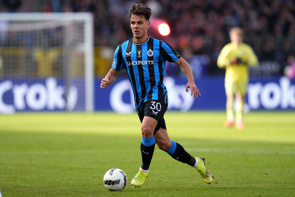 BRUSSELS, BELGIUM - MAY 04: Ardon Jashari #30 of Club Brugge KV dribbles the ball in the first half of the Croky Cup Final between Club Brugge KV and RSC Anderlecht at King Baudouin Stadium on May 04, 2025 in Brussels, Belgium. (Photo by Alex Bierens de Haan/Getty Images)