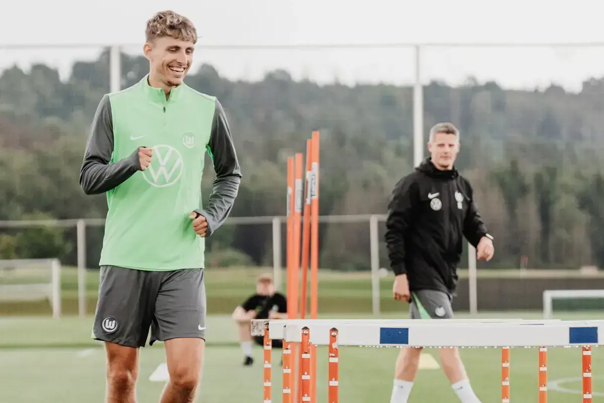 Official: Jesper Lindstrom will be rented to VFL Wolfsburg with the option to purchase from Napoli.