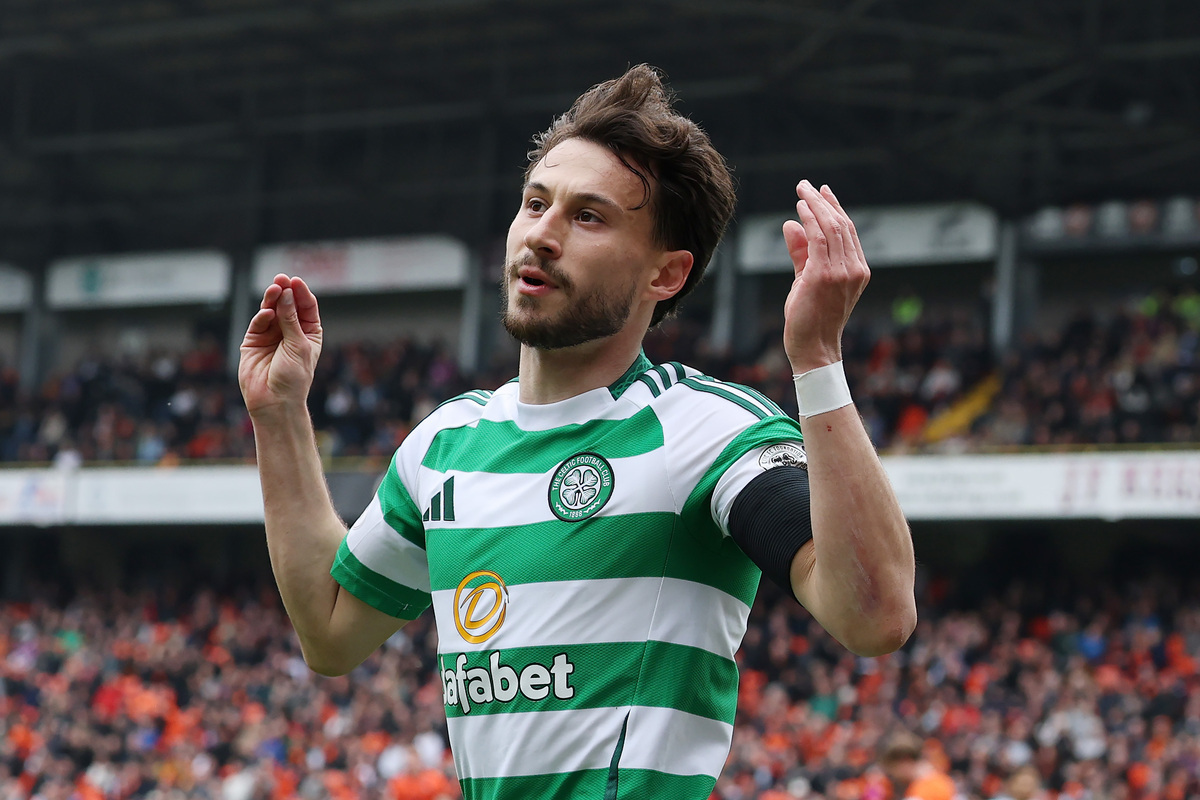 DUNDEE, SCOTLAND - APRIL 26: Nicolas Kühn of Celtic celebrates after scoring his team's second goal during the SPL | Premier League match between Dundee United FC and Celtic FC at Tannadice Park on April 26, 2025 in Dundee, Scotland. (Photo by Ian MacNicol/Getty Images) (Como links)