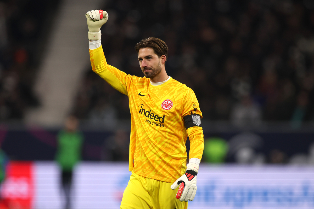 FRANKFURT AM MAIN, GERMANY - FEBRUARY 16: Kevin Trapp of Eintracht Frankfurt reacts during the Bundesliga match between Eintracht Frankfurt and Holstein Kiel at Deutsche Bank Park on February 16, 2025 in Frankfurt am Main, Germany. (Photo by Alex Grimm/Getty Images)