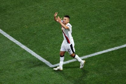 ATLANTA, GEORGIA - JUNE 22: Claudio Echeverri #30 of Manchester City celebrates scoring his team's second goal during the FIFA Club World Cup 2025 group G match between Manchester City FC and Al Ain FC at Mercedes-Benz Stadium on June 22, 2025 in Atlanta, Georgia. (Photo by Kevin C. Cox/Getty Images)