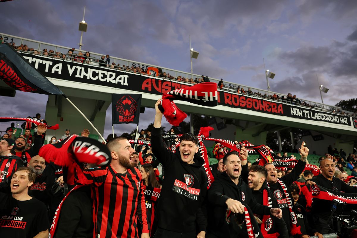 PERTH, AUSTRALIA - JULY 31: AC Milan fans show their support before the match between Perth Glory and Serie A side AC Milan at HBF Park on July 31, 2025 in Perth, Australia. (Photo by Paul Kane/Getty Images)