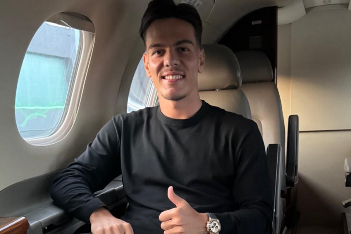 Ardon Jashari on a private jet to join Milan (@sachatavolieri)