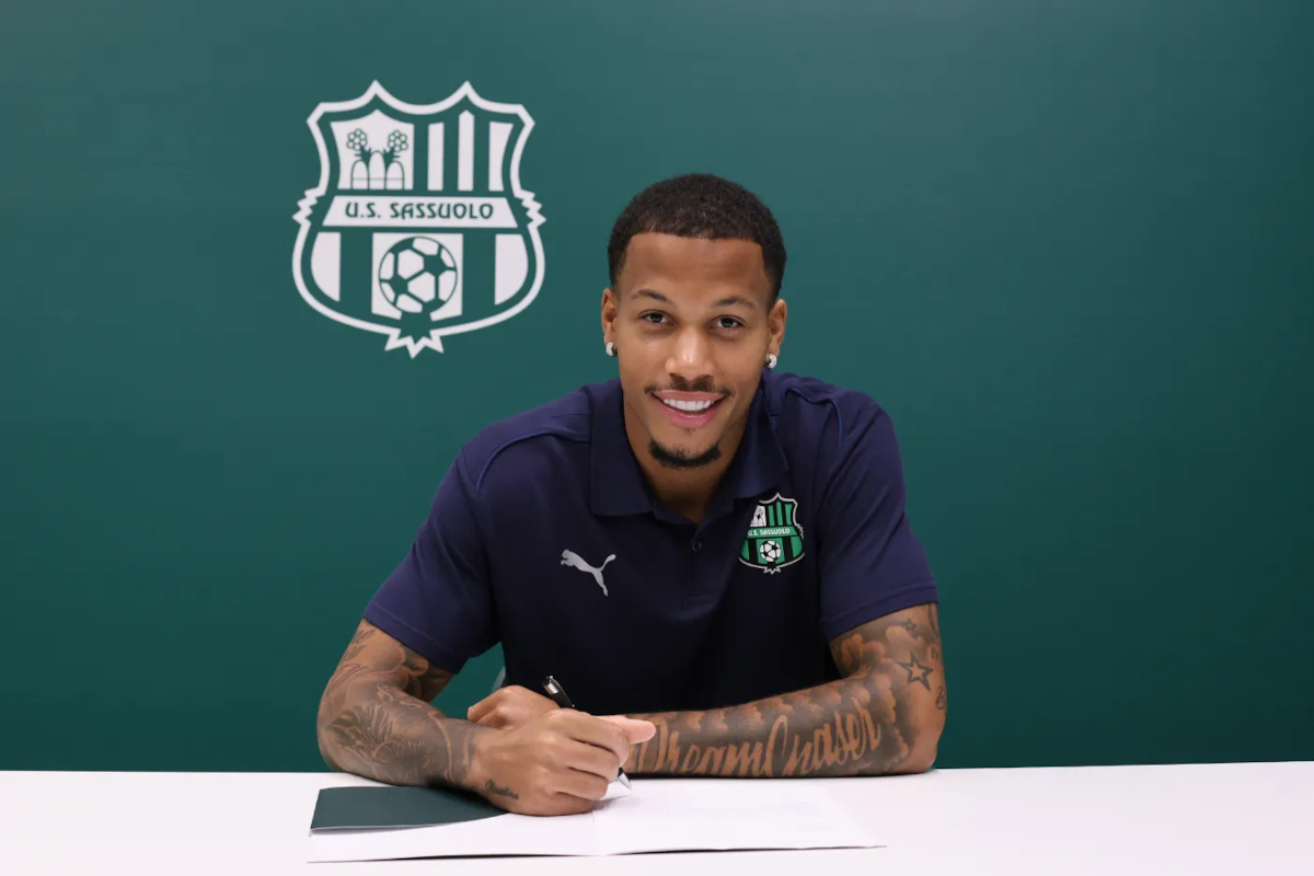Aster Vranckx signs the Sassuolo contract