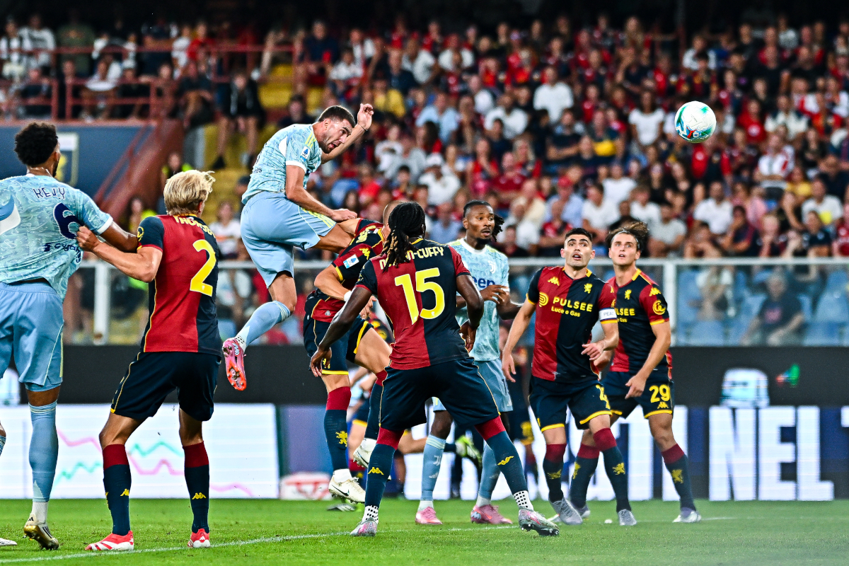GENOA, ITALY - AUGUST 31: Dusan Vlahovic of Juventus (3rd from left) scores a goal during the Serie A match between Genoa CFC and Juventus FC at Luigi Ferraris Stadium on August 31, 2025 in Genoa, Italy. (Photo by Simone Arveda/Getty Images)