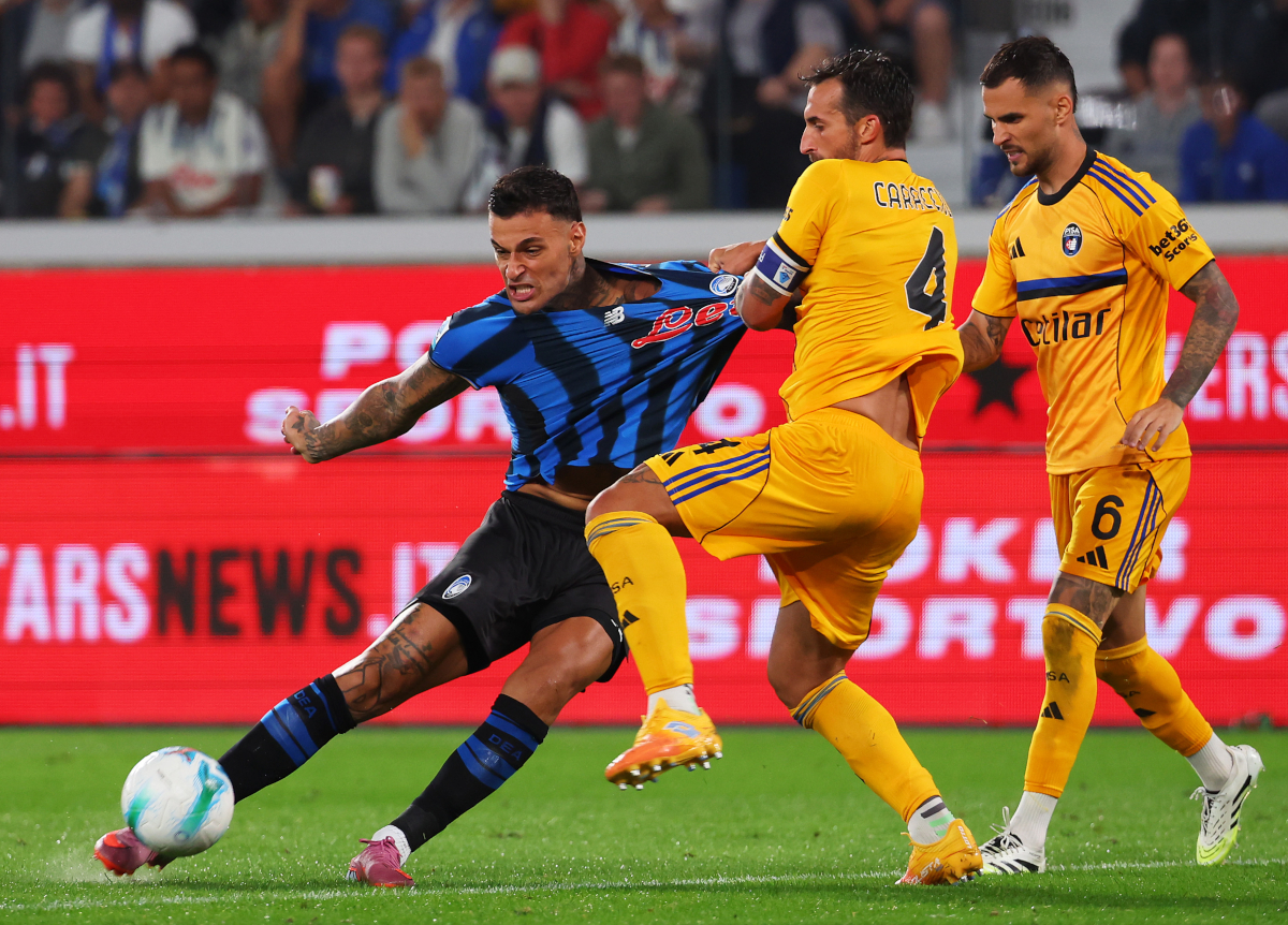 BERGAMO, ITALY - AUGUST 24: Gianluca Scamacca of Atalanta BC scores his team's first goal during the Serie A match between Atalanta BC and Pisa SC at Gewiss Stadium on August 24, 2025 in Bergamo, Italy. (Photo by Francesco Scaccianoce/Getty Images)