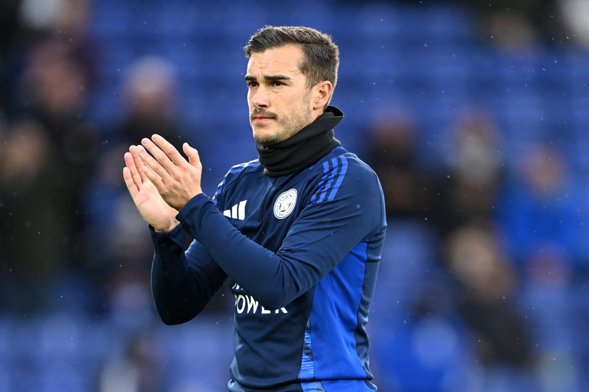 LEICESTER, ENGLAND - NOVEMBER 23: Harry Winks of Leicester City applauds the fans prior to the Premier League match between Leicester City FC and Chelsea FC at The King Power Stadium on November 23, 2024 in Leicester, England. (Photo by Michael Regan/Getty Images)