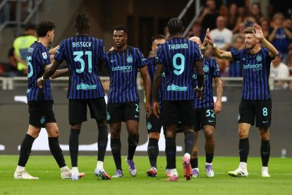 MILAN, ITALY - AUGUST 31: Denzel Dumfries of Internazionale celebrates scoring his team's first goal during the Serie A match between FC Internazionale and Udinese Calcio at Giuseppe Meazza Stadium on August 31, 2025 in Milan, Italy. (Photo by Marco Luzzani/Getty Images)