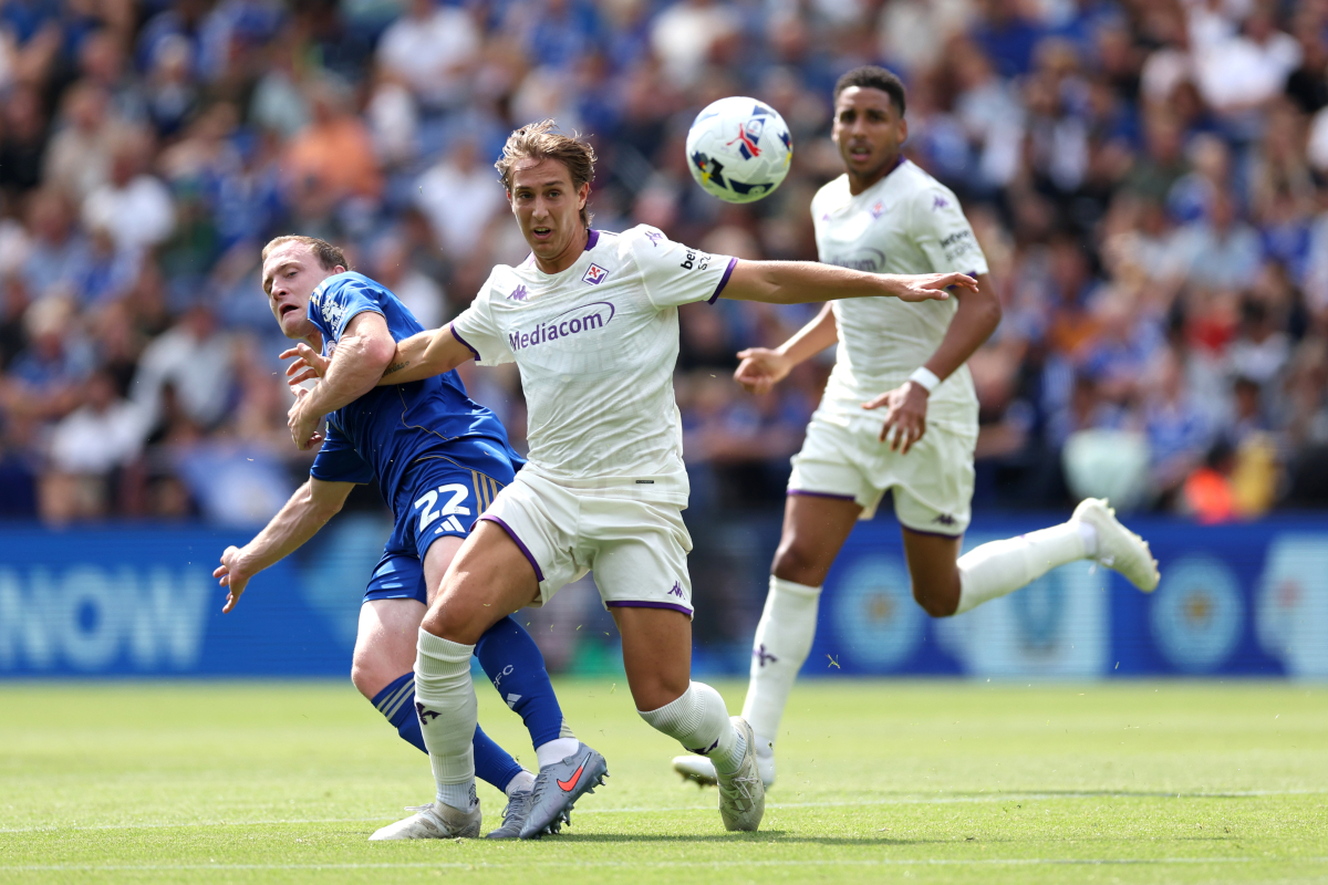 LEICESTER, ENGLAND - AUGUST 03: Jacopo Fazzini of Fiorentina is challenged by Oliver Skipp of Leicester City during the pre-season friendly match between Leicester City and ACF Fiorentina at The King Power Stadium on August 03, 2025 in Leicester, England. (Photo by Michael Regan/Getty Images)