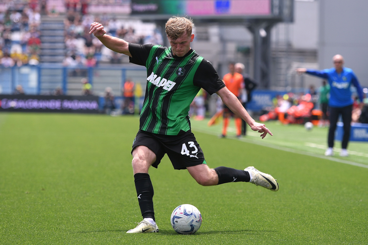 REGGIO NELL'EMILIA, ITALY - MAY 19: Josh Doig of US Sassuolo in action during the Serie A TIM match between US Sassuolo and Cagliari at Mapei Stadium - Citta' del Tricolore on May 19, 2024 in Reggio nell'Emilia, Italy. (Photo by Alessandro Sabattini/Getty Images)