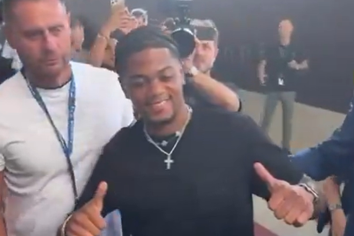 Video: Bailey greeted by passionate Roma fans to complete 25m move from Aston Villa