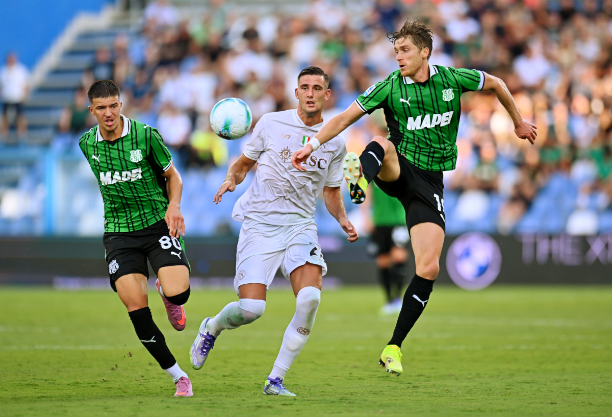 Serie A official Week 2 line-ups SASSUOLO, ITALY - AUGUST 23: Filippo Romagna of Sassuolo looks to controls the ball whilst under pressure from Lorenzo Lucca of Napoli during the Serie A match between US Sassuolo Calcio and SSC Napoli at Mapei Stadium Citta del Tricolore on August 23, 2025 in Sassuolo, Italy. (Photo by Alessandro Sabattini/Getty Images)