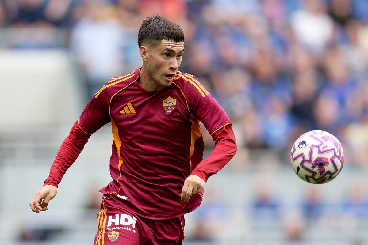 LIVERPOOL, ENGLAND – 9. AUGUST: Matias Soule vom AS Rom während des Freundschaftsspiels zwischen Everton und AS Rom im Hill Dickinson Stadium am 9. August 2025 in Liverpool, England. (Foto: Carl Recine/Getty Images)