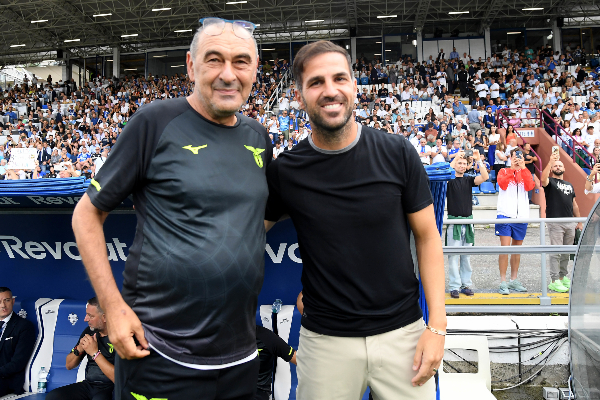 COMO, ITALY - AUGUST 24: SS Lazio head coach Maurizio Sarri and Como head coach Cesc Fabregas prior to the Serie A match between Como 1907 and SS Lazio at Giuseppe Sinigaglia Stadium on August 24, 2025 in Como, Italy. (Photo by Marco Rosi - SS Lazio/Getty Images)