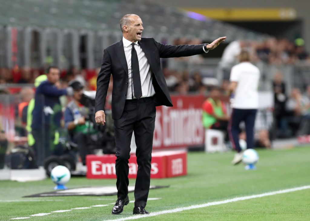 Juventus fans give warm reception to Allegri on return as AC Milan coach