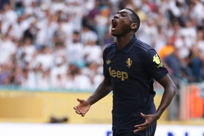 MIAMI GARDENS, FLORIDA - JULY 01: Randal Kolo Muani #20 of Juventus FC reacts during the FIFA Club World Cup 2025 round of 16 match between Real Madrid CF and Juventus FC at Hard Rock Stadium on July 01, 2025 in Miami Gardens, Florida. (Photo by Megan Briggs/Getty Images)