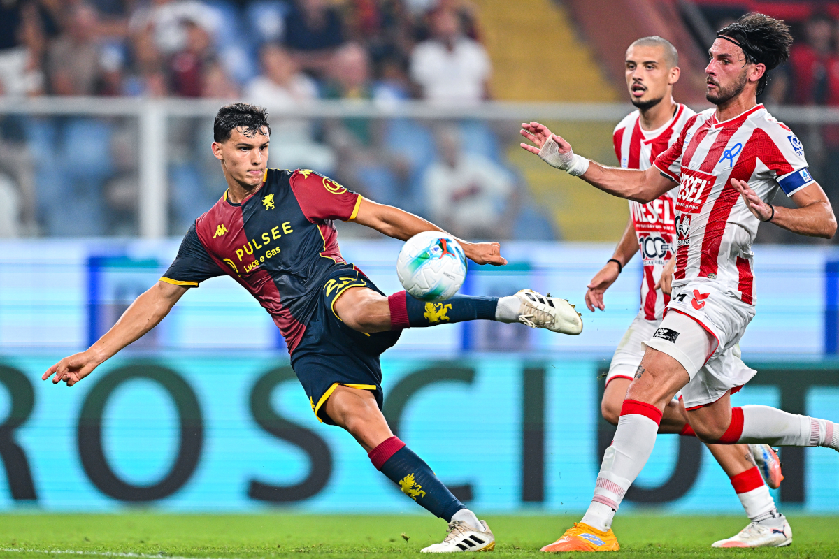 Genoa, Italy - August 15: Valentin Carboni of Genoa (left) will score the opening goal during the Coppa Italia match between Genoa CFC and LR Vicenza at Study Luigi Ferraris held in Genoa, Italy on August 15, 2025. (Photo: Simone Arveda/Getty Images)