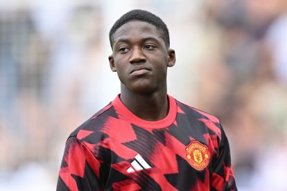 LONDON, ENGLAND - AUGUST 24: Kobbie Mainoo of Manchester United looks on ahead of the Premier League match between Fulham and Manchester United at Craven Cottage on August 24, 2025 in London, England. (Photo by Mike Hewitt/Getty Images)