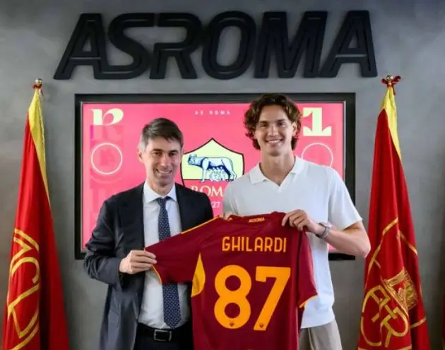 Daniele Ghilardi poses with Roma director Frederic Massara after signing his contract with the Giallorossi (asroma.com).