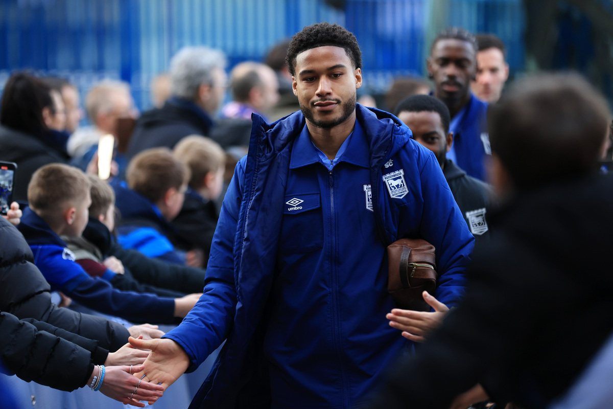 IPSWICH, ENGLAND - FEBRUARY 01: Jens Cajuste of Ipswich Town arrives at the stadium prior to the Premier League match between Ipswich Town FC and Southampton FC at Portman Road on February 01, 2025 in Ipswich, England. (Photo by Stephen Pond/Getty Images)