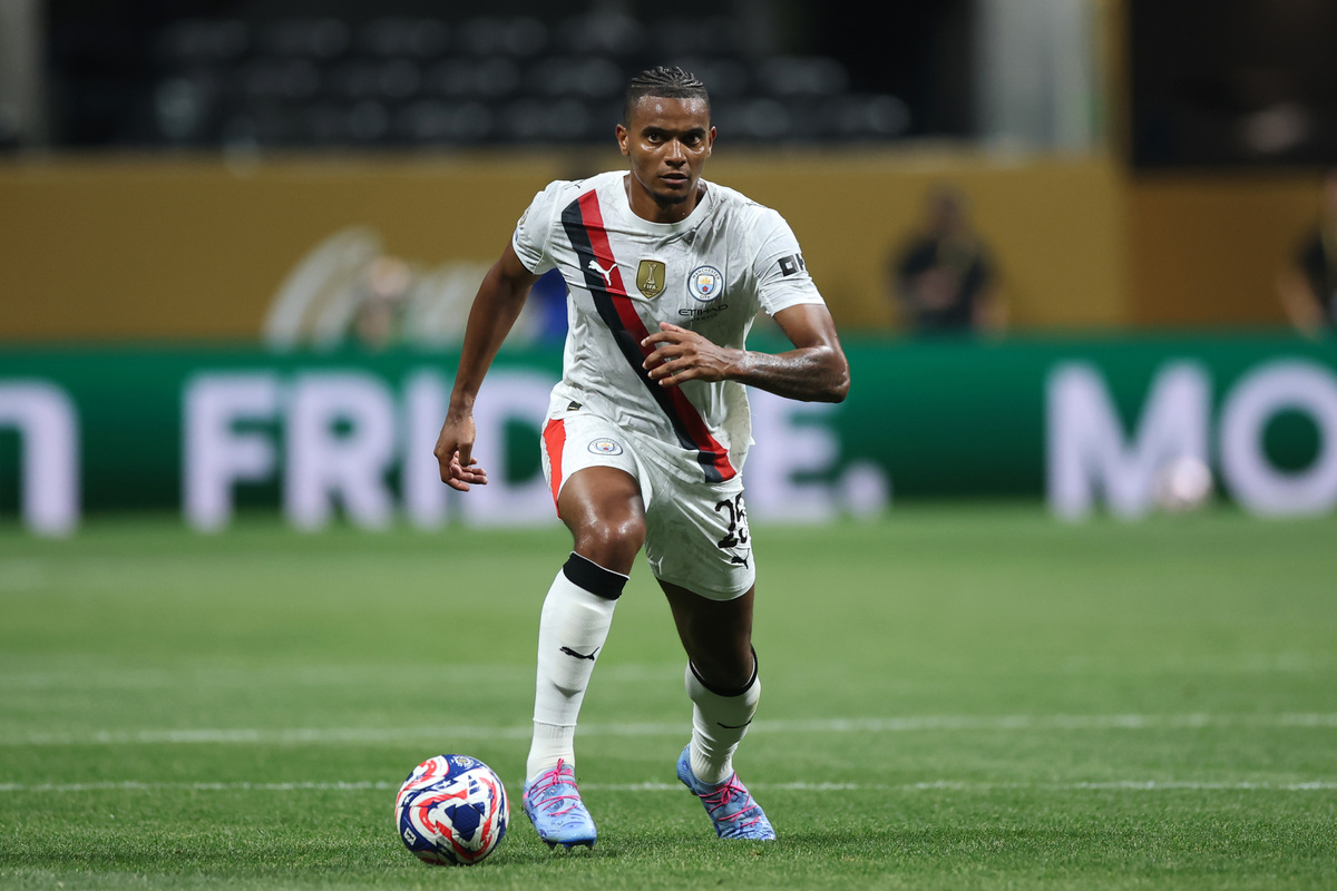 AC Milan confession on Gimenez-Dovbyk swap, Musah and Akanji doubts ATLANTA, GEORGIA - JUNE 22: Manuel Akanji #25 of Manchester City controls the ball during the FIFA Club World Cup 2025 group G match between Manchester City FC and Al Ain FC at Mercedes-Benz Stadium on June 22, 2025 in Atlanta, Georgia. (Photo by Alex Grimm/Getty Images)