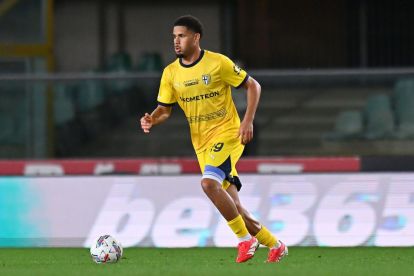 VERONA, ITALY - MARCH 31: Simon Sohm of Parma calcio during the Serie A match between Verona and Parma at Stadio Marcantonio Bentegodi on March 31, 2025 in Verona, Italy. (Photo by Alessandro Sabattini/Getty Images)
