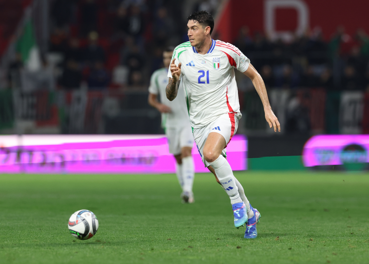 BUDAPEST, Maďarsko - 09. september: Alessandro Bastoni z Talianska v akcii počas ligy UEFA Nations Ligy 2024/25 League A Group A2 medzi Izraelom a Talianskom v Bozsik Stadion 9. septembra 2024 v Budapešti v Maďarsku. (Foto: Claudio Villa/Getty Images)