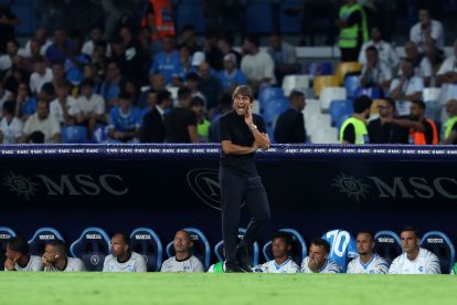 Naples, Italia - 22 September: Antonio Conte SSC Napoli Head Coach selama pertandingan Serie A antara SSC Napoli dan Pisa SC di Stadio Diego Armando Maradona pada 22 September 2025 di Naples, Italia. (Foto oleh Francesco Pecoraro/Getty Images)