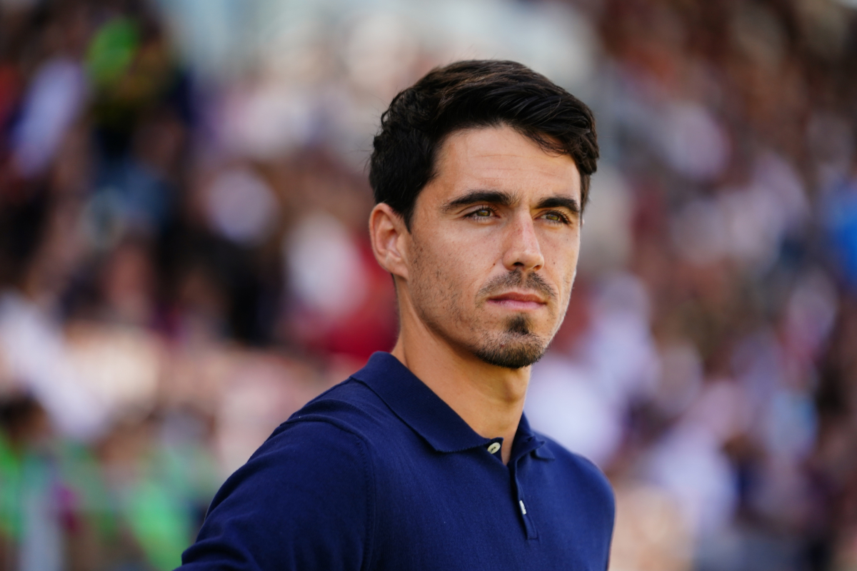 Cagliari, Taliansko - 13. september: Carlos Cuesta García Hlavný tréner Parma Calcio Look počas zápasu Serie A Bethaeen Cagliari Calcio a Parma Calcio 1913 v Stadio Sant'elia 13. septembra 2025 v Cagliari v Taliansku. (Foto: Pier Marco Tacca/Getty Images)