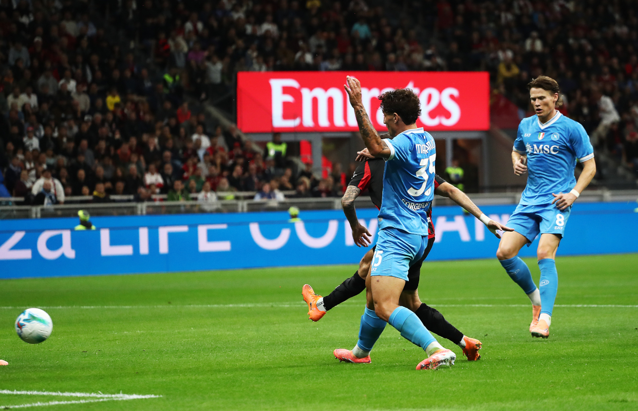Christian Pulisic scores for AC Milan against SSC Napoli