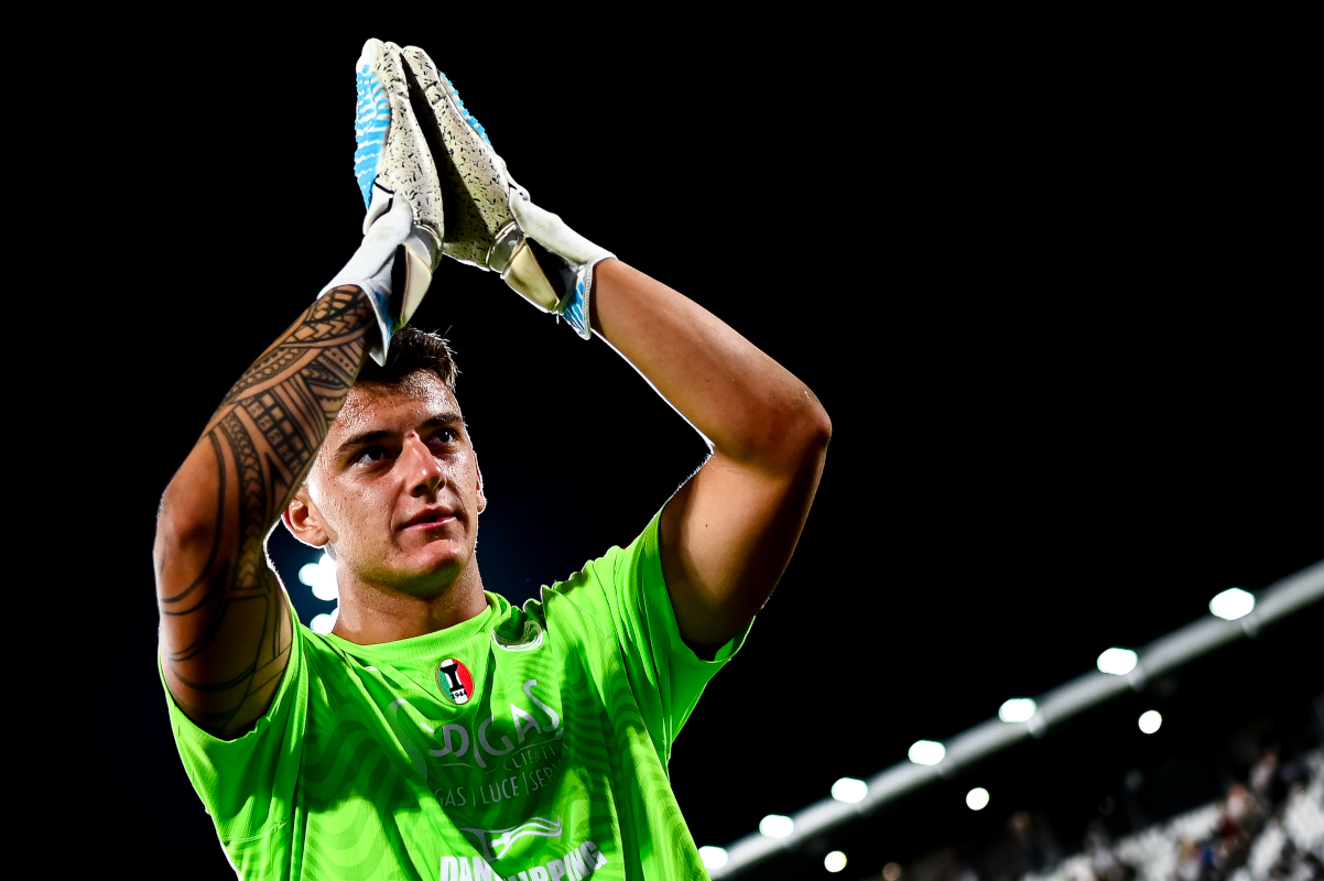 LA SPEZIA, ITALY - AUGUST 18: Diego Mascardi of Spezia greets the crowd after the Coppa Italia match between Spezia Calcio and UC Sampdoria at Stadio Alberto Picco on August 18, 2025 in La Spezia, Italy. (Photo by Simone Arveda/Getty Images)