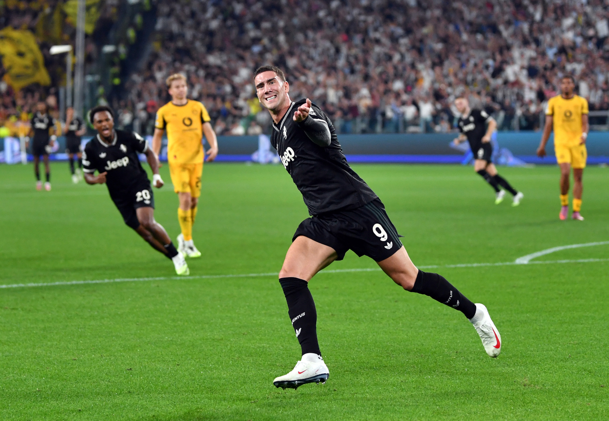 TURIN, ITALIE - 16 SEPTEMBRE : Dusan Vlahovic, joueur de la Juventus, célèbre le deuxième but de son équipe lors du match de la phase de groupes de la Ligue des champions 2025/26 entre la Juventus et le Borussia Dortmund au Juventus Stadium, le 16 septembre 2025 à Turin, en Italie. (Photo de Valerio Pennicino/Getty Images)