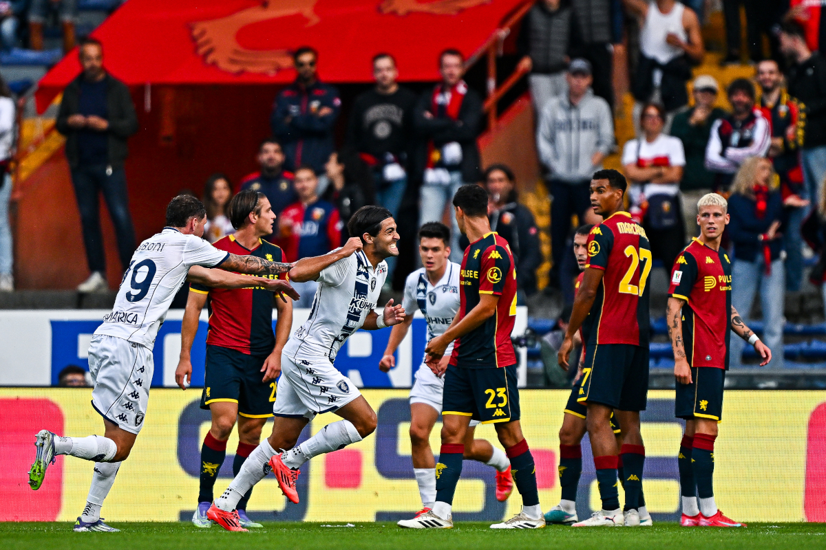 Coppa Italia | Genoa 3-1 Empoli: Grifone fight back to book Atalanta GENOA, ITALY - SEPTEMBER 25: Edoardo Saporiti of Empoli (2nd from left) celebrates with his team-mate Franco Carboni after scoring a goal during the Coppa Italia match between Genoa CFC and Empoli at Stadio Luigi Ferraris on September 25, 2025 in Genoa, Italy. (Photo by Simone Arveda/Getty Images)
