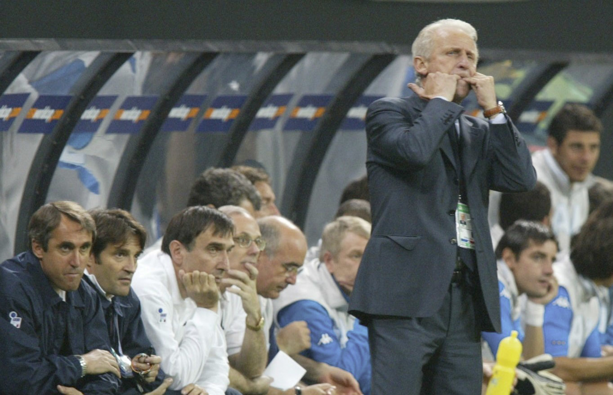 Japan, Japan - June 3: WM 2002 Japan und Korea, Sapporo; Gruppe G/Italien -Ecuador (ITA -ECU) 2:0; Trainer Giovanni Trapattoni/Ita (Photo: Martin Rose/Bongarts/Getty Images)