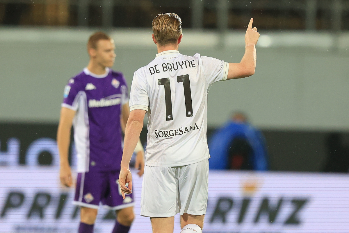 Kevin De Bruyne celebrates his penalty goal against Fiorentina