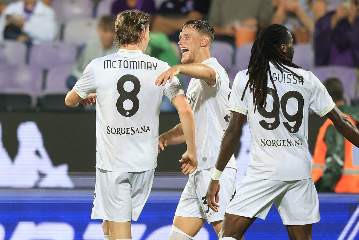 Sam Beukema celebrates his first goal for Napoli
