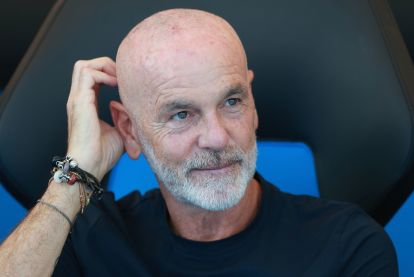 PISA, ITALY - SEPTEMBER 28: Stefano Pioli manager of ACF Fiorentina reacts during the Serie A match between Pisa SC and ACF Fiorentina at Arena Garibaldi on September 28, 2025 in Pisa, Italy. (Photo by Gabriele Maltinti/Getty Images)